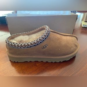 NWT Ugg Tasman Slippers, Size 7
